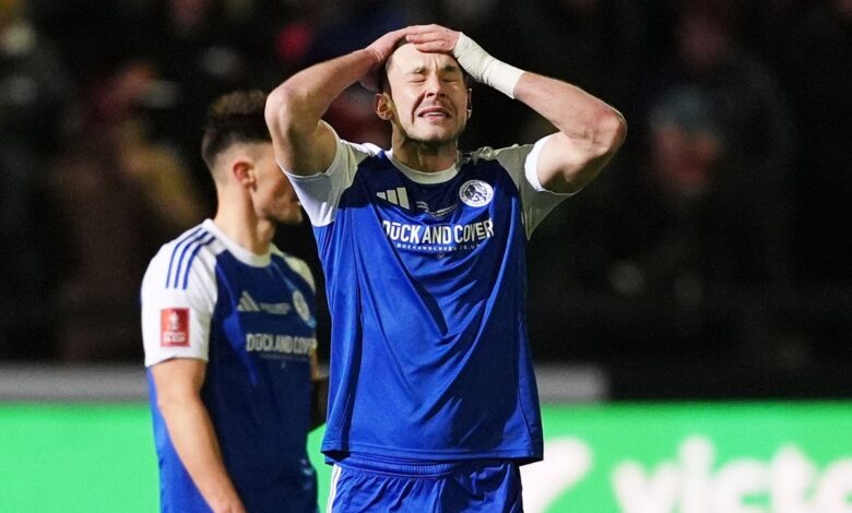 Брентфорд је победио Маклсфилд који није у лиги да би избегао пораз у ФА Купу Брентфорд је победио Маклсфилд који није у лиги да би избегао пораз у ФА Купу