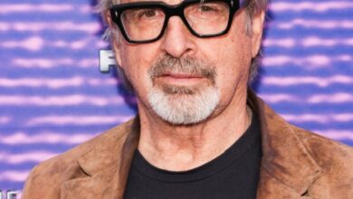 Роберт Царрадине, Лиззие МцГуире Стар, мртав у 71 Роберт Царрадине, Лиззие МцГуире Стар, мртав у 71