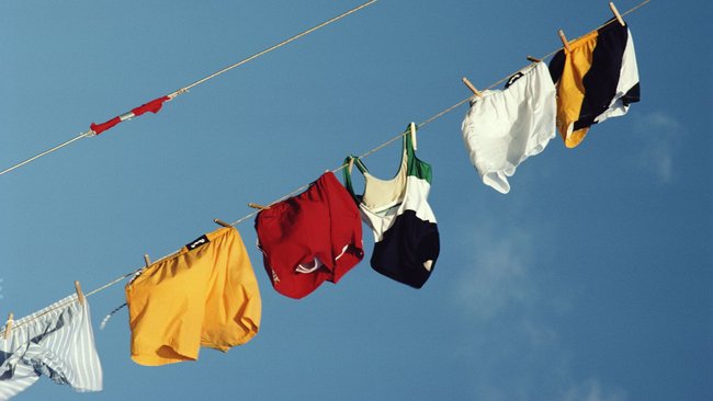 Савет северних плажа забрањује путницима у бикинијима и без мајица да скачу, прескачу и скачу у аутобусима у заједници