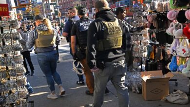 Судије ослободиле 3 западноафричка мигранта, осудиле ИЦЕ због ‘противправних’ рација у Њујорку