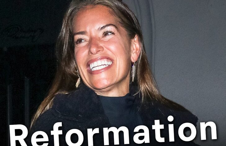 ‘Диссо Куеен’ Лаура Вассер постаје лице Реформатион’с ‘Диворце Цоллецтион’