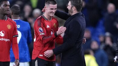 Мајкл Керик поздравља став победника меча Манчестер јунајтеда Бењамина Сеска