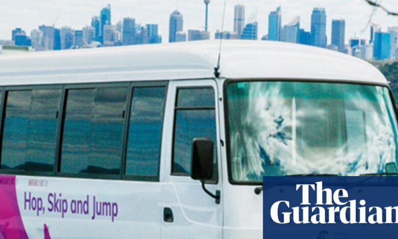 ‘Добро дошли у Сиднеј из 1920-их’: шатл аутобус забрањује путницима у купаћим костимима, наводећи ‘чистоћу’ | Сиднеи