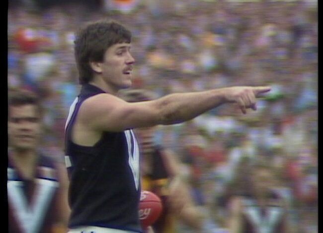 АФЛ Оригин: Коментатор Канала 7 Брајан Тејлор изјављује да ли жели да ВА или Викторија победе