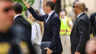 Бивши супруг бивше прве даме Сједињених Држава Џил Бајден ухапшен због убиства садашње супруге у њиховој кући Бивши супруг бивше прве даме Сједињених Држава Џил Бајден ухапшен због убиства садашње супруге у њиховој кући