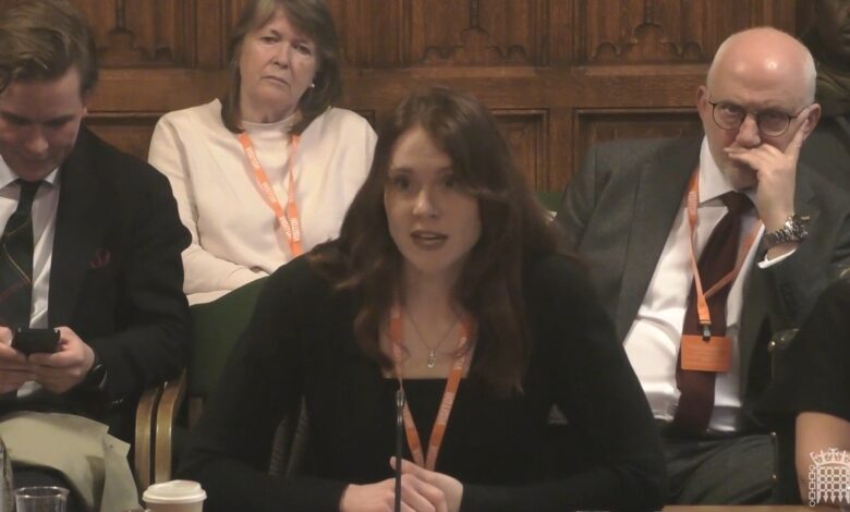 Кејт Неш је рекла посланицима да су правила после Брегзита учинила турнеје финансијски неизводљивом Кејт Неш је рекла посланицима да су правила после Брегзита учинила турнеје финансијски неизводљивом