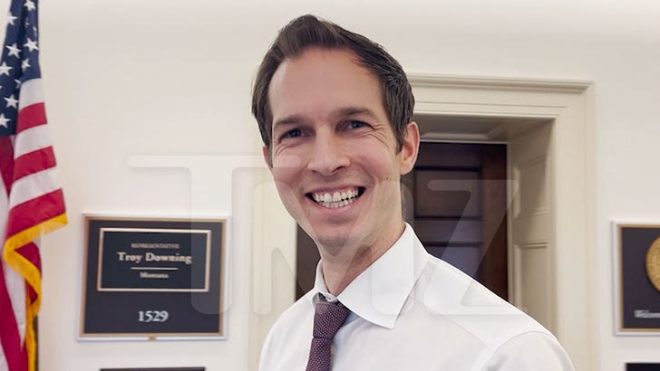 Заступник Јаке Ауцхинцлосс каже колегама члановима Конгреса да ‘додирну траву’