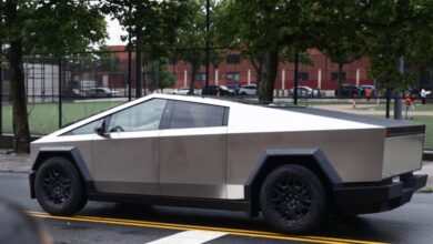 Налепнице на бранику „Купио сам ово пре него што је Елон полудео“ неће радити на новом Цибертруцк-у од 60.000 долара