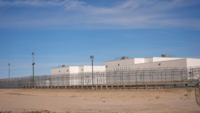 ИЦЕ ће потрошити 38 милијарди долара претварајући складишта у центре за притвор