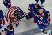 Сједињене Америчке Државе освајају своју трећу златну олимпијску медаљу у женском хокеју