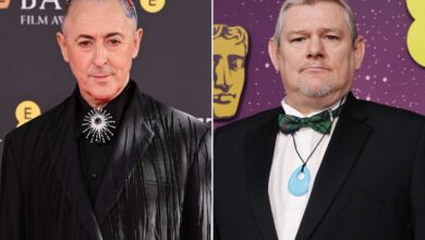 Алан Каминг се извињава што је заговорник Туретовог синдрома викао током БАФТА награда