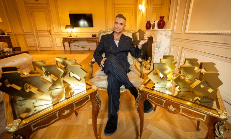 Роббие Виллиамс ће играти интимну свирку у Манчестеру касније овог месеца