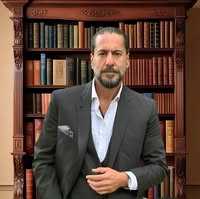 Из зимске олује спасено 18 паса: један од њих рађа се у безбедном и топлом склоништу.