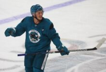 Сан Хозе Шаркс ставља Џефа Скинера на одрицање, раскинут ће уговор