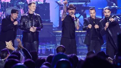 Бацкстреет Боис желе да играју на полувремену Супер Боула 25 година након одбијања