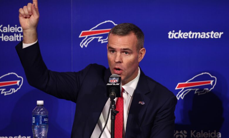 ‘Ф–к тхе Оутсиде’, Билл ГМ Брандон Беане одбацује критике на рачун Јоеа Бради Хире-а