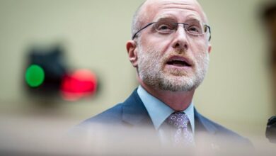 Трампов председник ФЦЦ-а жели да мреже воде националистички садржај и обећају лојалност за амерички велики рођендан