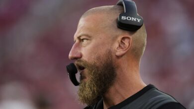 Сеахавкс, Бриан Флеури из 49ерса наводно су пристали на уговор са ОЦ након изласка Кубиака, побједе у Супер Бовлу