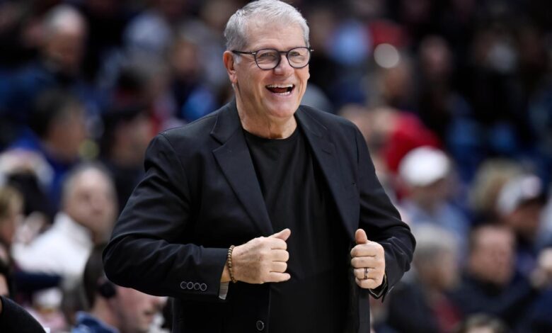 Ауриемма је изједначила са Станфордовим ВанДервеером за већину најбољих 25 наступа, пошто УЦонн остаје број 1 – Тхе Мерцури Невс