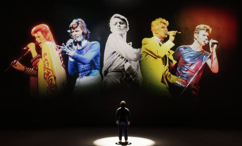 Имерзивни Давид Бовие нуди крупни план ‘човека иза маски’