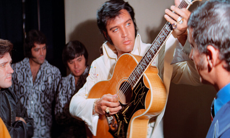 Баз Лурман слави краља