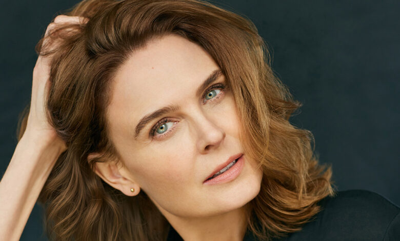 Емили Десцханел придружила се пилоту НБЦ Цриминал Профилер