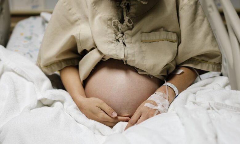 Ризик од смрти од трудноће у САД је 44 пута већи од оног од абортуса, открива нова анализа