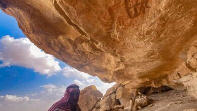 Древна камена уметност која приказује ловце и геометријске облике откривена у египатској пустињи Синај — и обухвата период од 10.000 година Древна камена уметност која приказује ловце и геометријске облике откривена у египатској пустињи Синај — и обухвата период од 10.000 година