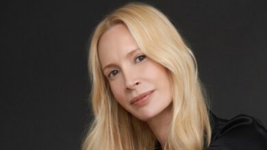 Голд Русх Пицтурес отвара немачку канцеларију, а за директора поставља Феа Аладага