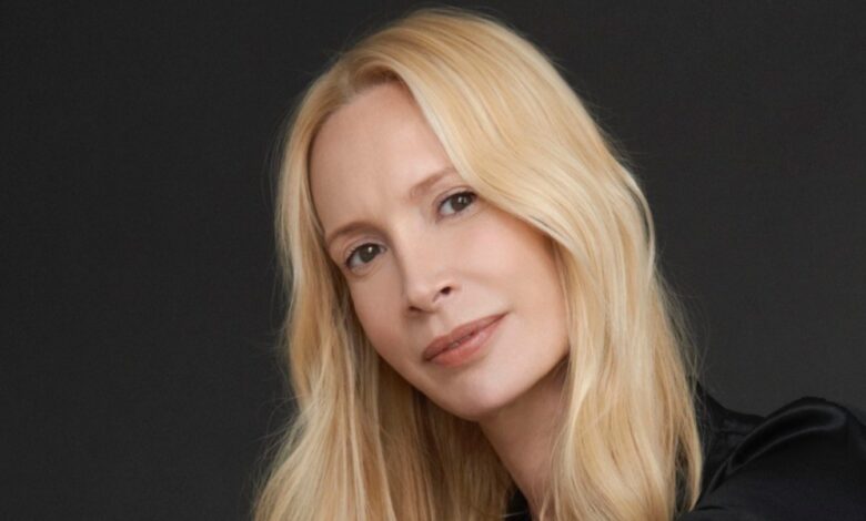 Голд Русх Пицтурес отвара немачку канцеларију, а за директора поставља Феа Аладага