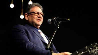 Универзална музика у ЕУ одобрењу за посао у центру града, јединица за кривуљу мора се продати