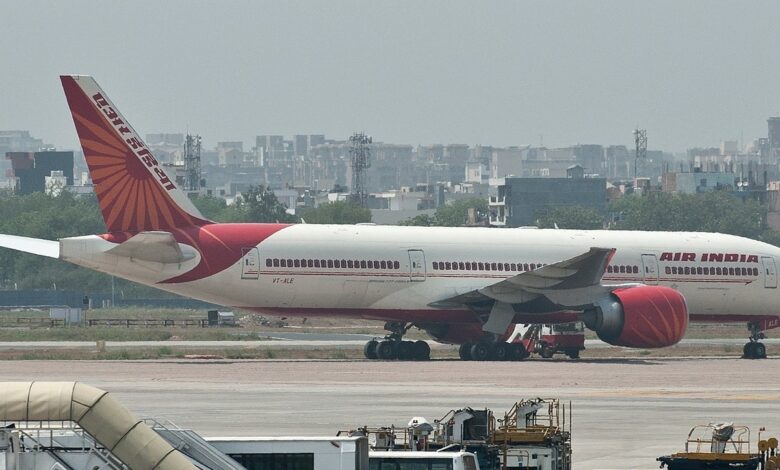 Ер Индија приземљује Дреамлинер након што је пилот означио квар прекидача за контролу горива Ер Индија приземљује Дреамлинер након што је пилот означио квар прекидача за контролу горива