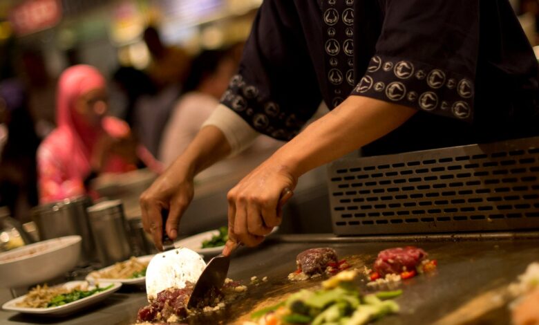 Малезијски ресторан затворен након што вирални видео приказује особље како „пере остатке за поновну употребу“