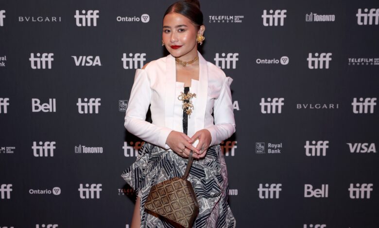 Значка индонежанског глумца на ЛинкедИн-у „Отворено за посао“ распламсава дебату о незапослености Значка индонежанског глумца на ЛинкедИн-у „Отворено за посао“ распламсава дебату о незапослености