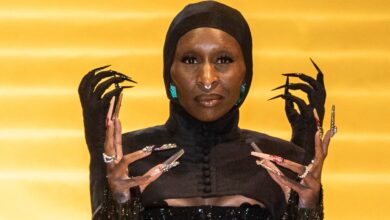 Синтија Ериво решава притужбе након употребе аутоцуе у новој емисији Дракула