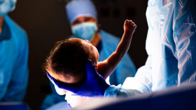 Новорођенче умире након што мајка пије сирово млеко током трудноће