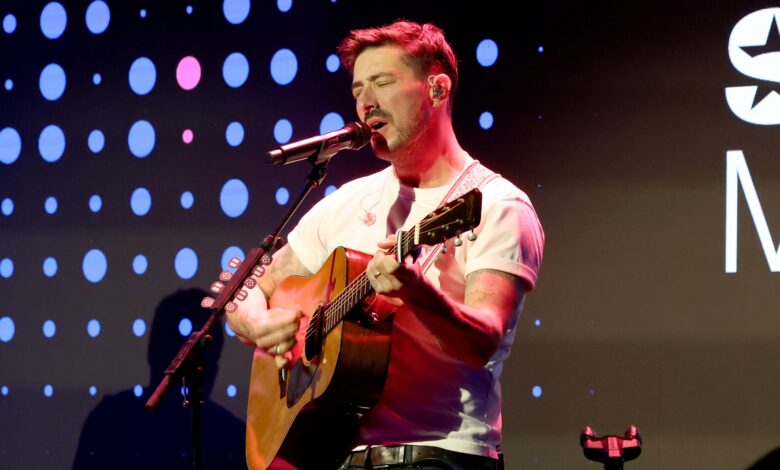 Фронтмен групе Мумфорд анд Сонс Маркус Мамфорд реагује на то што се нумера користи у видео снимцима против ИЦЕ-а