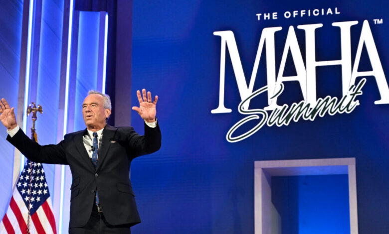 МАХА маме прете да ће преокренути овај ауто док РФК Јр. окреће пестицид