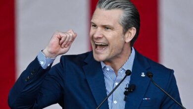 Судија забрањује Пентагону да казни сенатора Келија због видео снимка о ‘незаконитим наређењима’