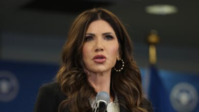 Кристи Ноем се обрушила на „лоше информисане“ музичаре који су напали ИЦЕ на Гремију