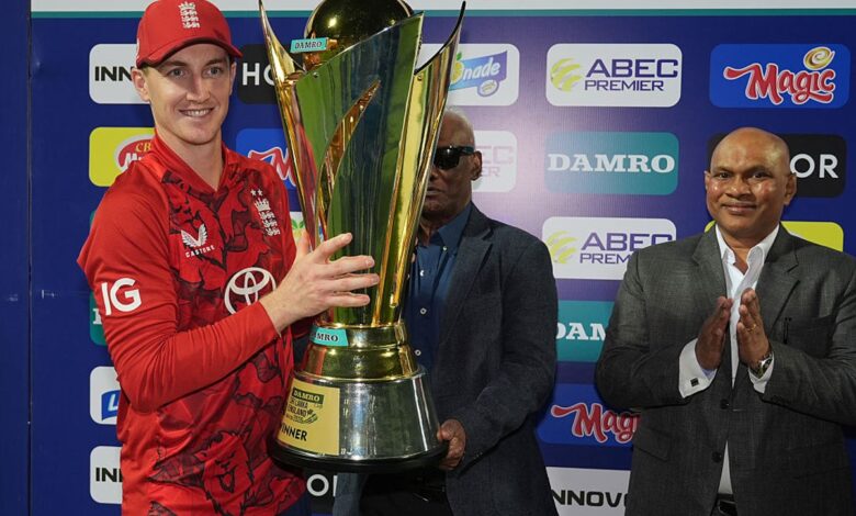 Брендон МцЦуллум поздравља „тврдог момка“ Харија Брука због контроверзе у ноћном клубу