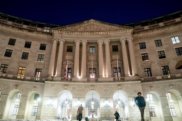 ЕПА се суочава са тужбама због налажења повлачења због климатских угрожавања