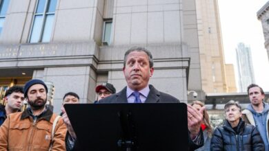 Брад Ландер је кренуо на суђење у мају, оптужен за ометање коришћења ИЦЕ објекта на протестима