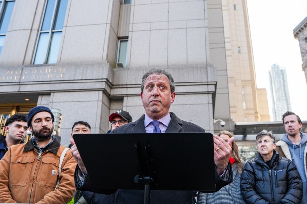 Брад Ландер је кренуо на суђење у мају, оптужен за ометање коришћења ИЦЕ објекта на протестима