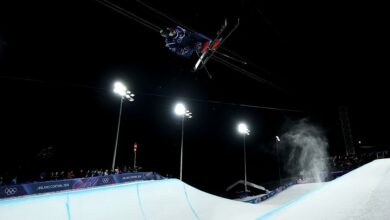 Слободни скијаш из Велике Британије Гас Кенворти изостаје на подијуму у повратку на Олимпијске игре