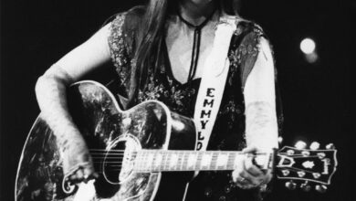 Емилу Харис: ‘Много је теже, зар не, само живети дуг живот?’ Емилу Харис: ‘Много је теже, зар не, само живети дуг живот?’