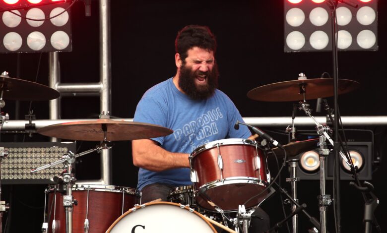 Тимоти Вери умро: Бубњар Манчестер оркестра преминуо у 42