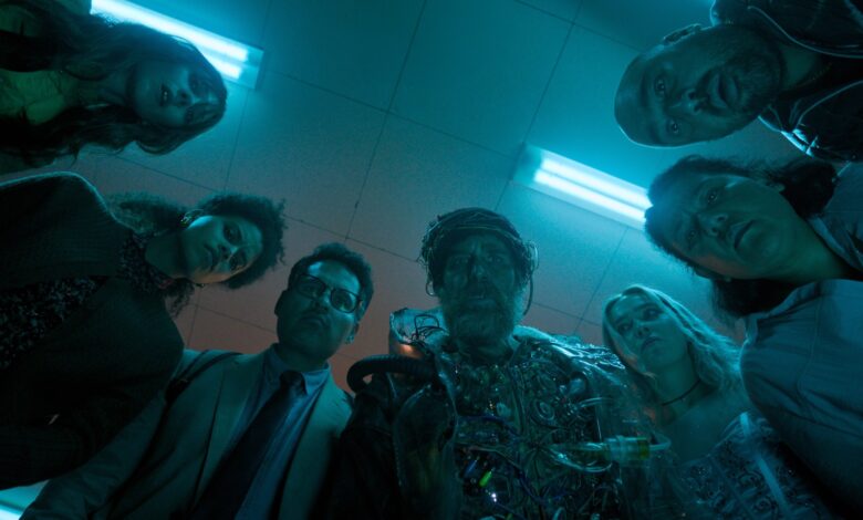 Срећно, забавите се, не умрите: дивља парабола о зависности од технологије