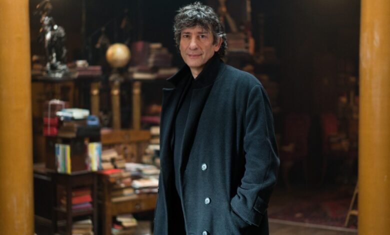 Нил Гејман негира оптужбе против њега (поново) док најављује нову књигу Нил Гејман негира оптужбе против њега (поново) док најављује нову књигу