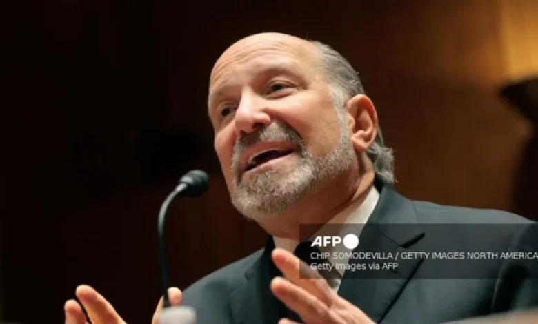 Хауард Лутник, амерички секретар за трговину, признаје да је посетио Епстајново острво